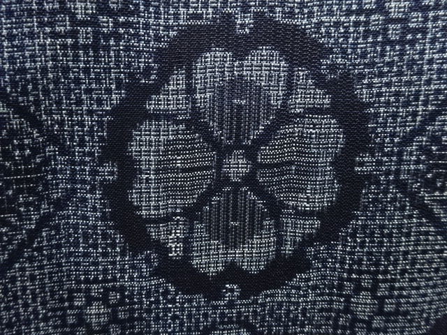 JAPANESE KIMONO / ANTIQUE KIMONO / SILK / DOROZOME / OSHIMA TSUMUGI / WOVEN FLOWER